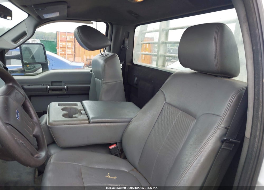 2013 FORD F-350 CHASSIS XL VIN: 1FDRF3H67DEA30374