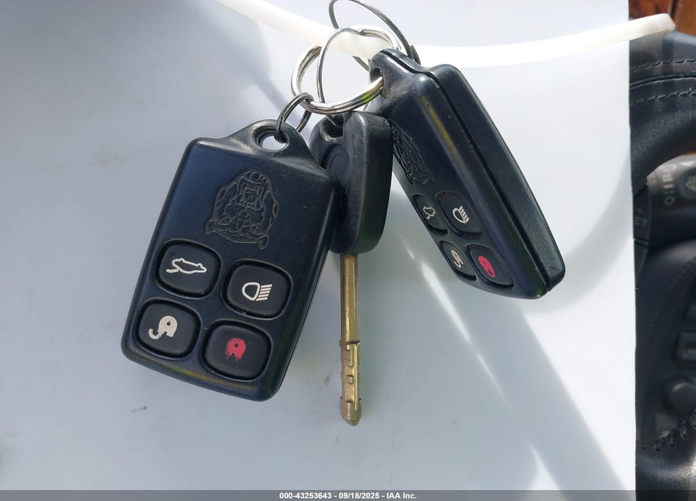 1998 JAGUAR XK8 VIN: SAJGX2246WC019084