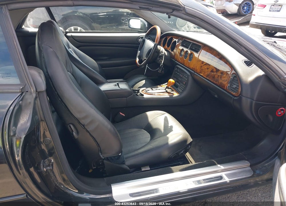 1998 JAGUAR XK8 VIN: SAJGX2246WC019084