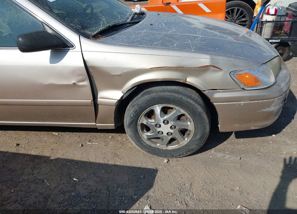 2000 TOYOTA CAMRY LE V6 VIN: 4T1BF22K9YU105377