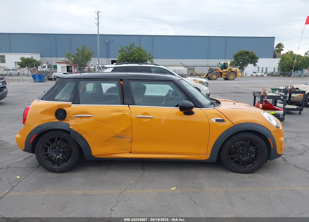 2015 MINI HARDTOP COOPER VIN: WMWXS5C52FT828732