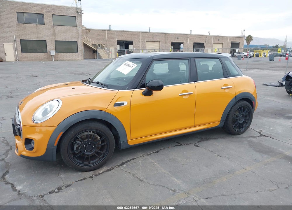 2015 MINI HARDTOP COOPER VIN: WMWXS5C52FT828732