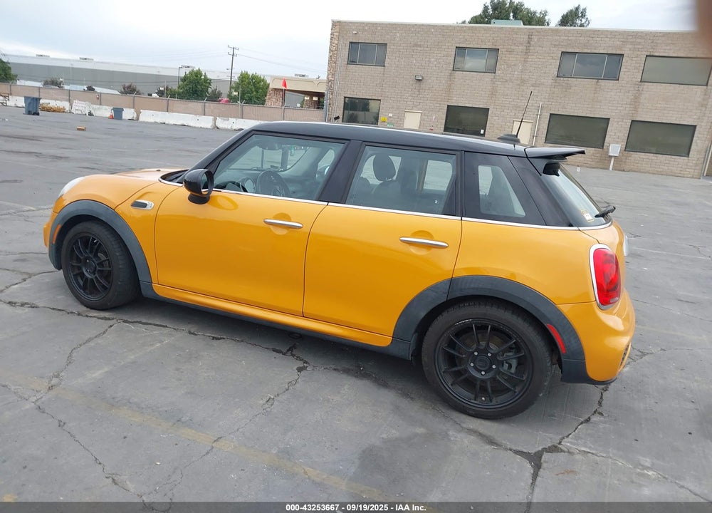 2015 MINI HARDTOP COOPER VIN: WMWXS5C52FT828732