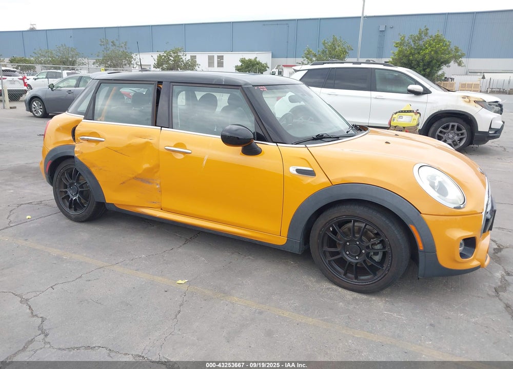 2015 MINI HARDTOP COOPER VIN: WMWXS5C52FT828732