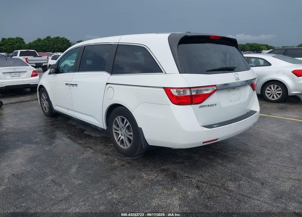 2011 HONDA ODYSSEY VIN: 5FNRL5H60BB067481