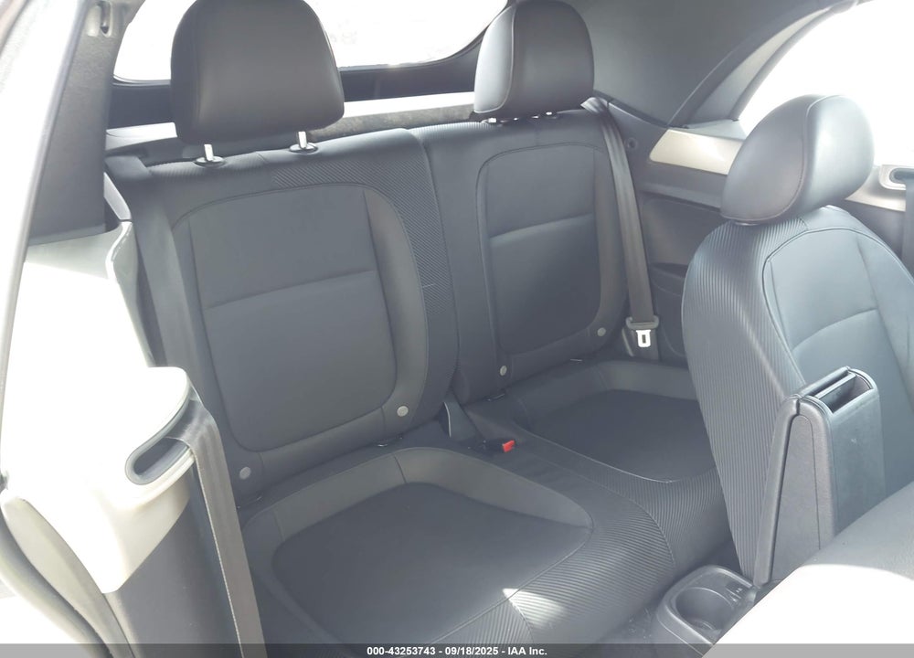 2016 VOLKSWAGEN BEETLE VIN: 3VW507AT8GM804705
