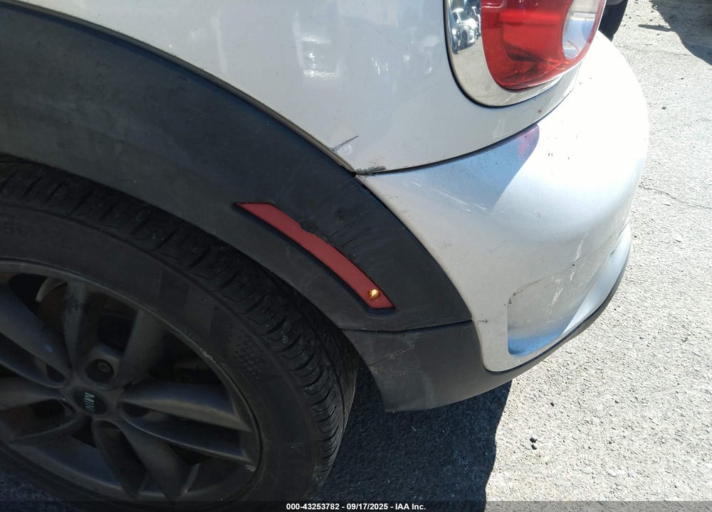 2011 MINI COOPER S COUNTRYMAN VIN: WMWZC3C52BWL78843