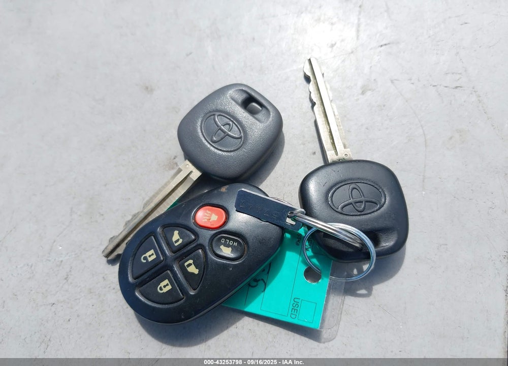2005 TOYOTA SIENNA XLE VIN: 5TDZA22CX5S258800