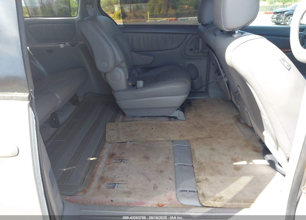 2005 TOYOTA SIENNA XLE VIN: 5TDZA22CX5S258800