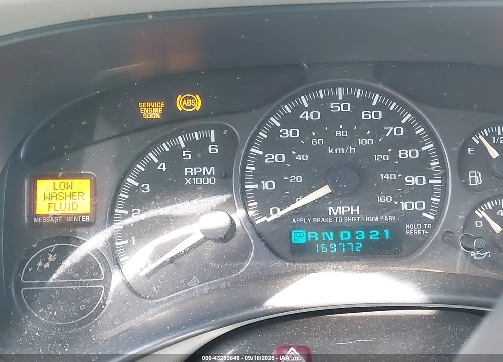 2002 CHEVROLET TAHOE LS VIN: 1GNEC13T82R295668