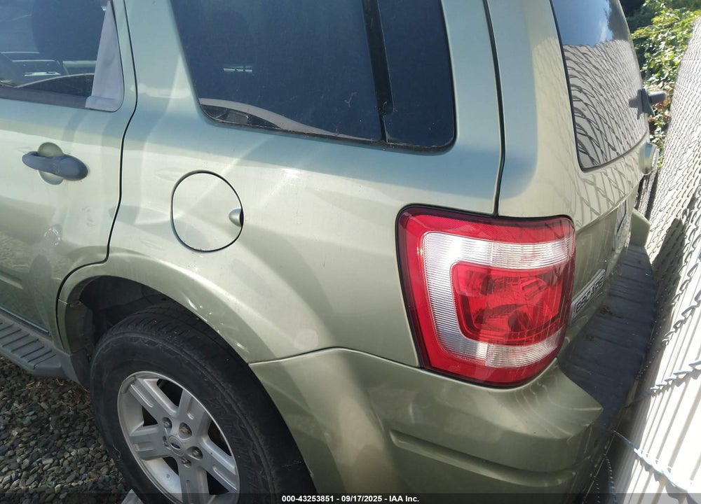 2008 FORD ESCAPE HYBRID VIN: 1FMCU49H88KD08272