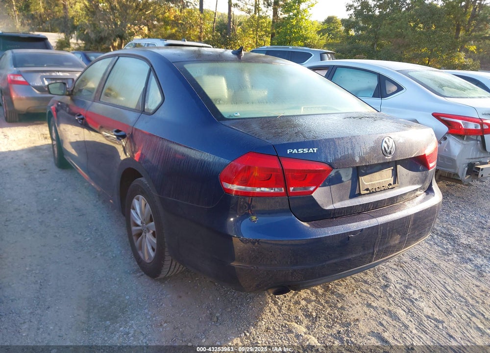 2015 VOLKSWAGEN PASSAT VIN: 1VWAS7A32FC055408