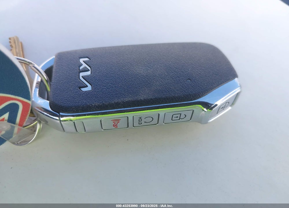 2023 KIA NIRO EX VIN: KNDCR3LE8P5116166