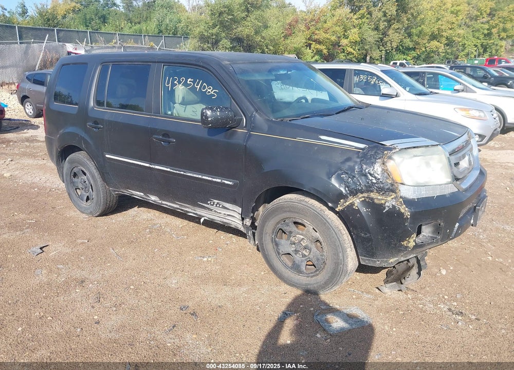2011 HONDA PILOT LX VIN: 5FNYF3H20BB013523