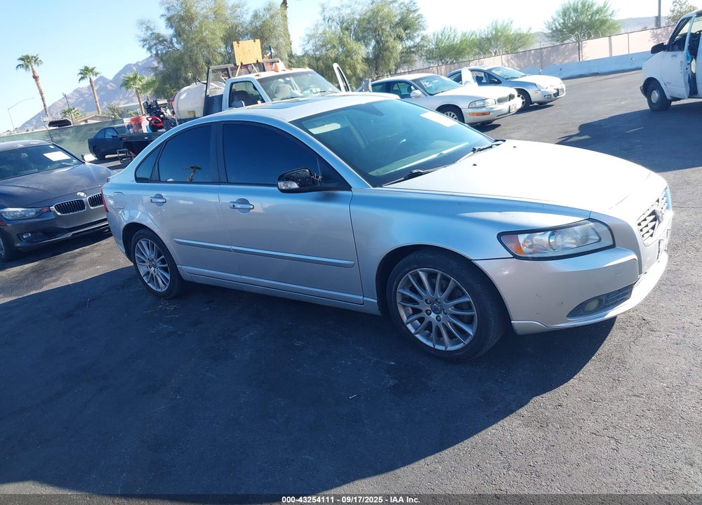 2010 VOLVO S40 2.4I VIN: YV1390MS1A2497672