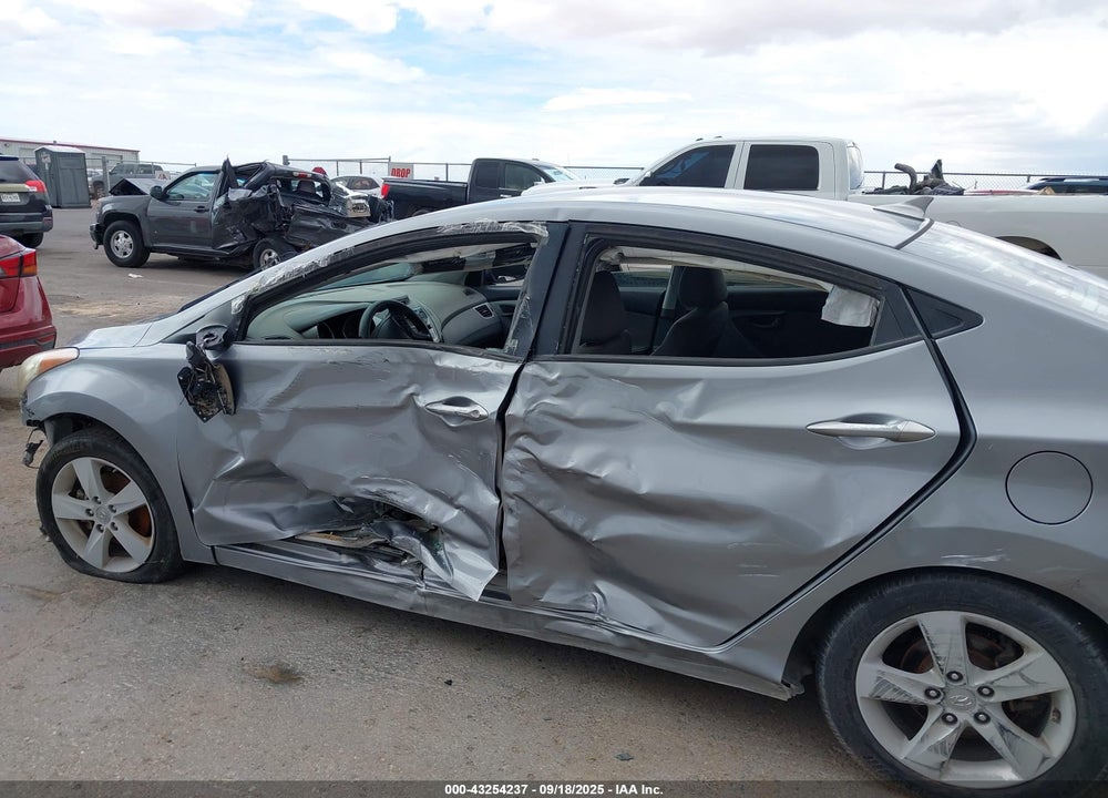 2013 HYUNDAI ELANTRA GLS VIN: KMHDH4AE9DU786497