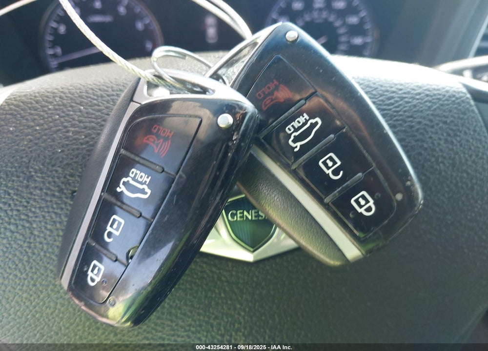 2016 HYUNDAI GENESIS VIN: KMHGN4JE7GU112620