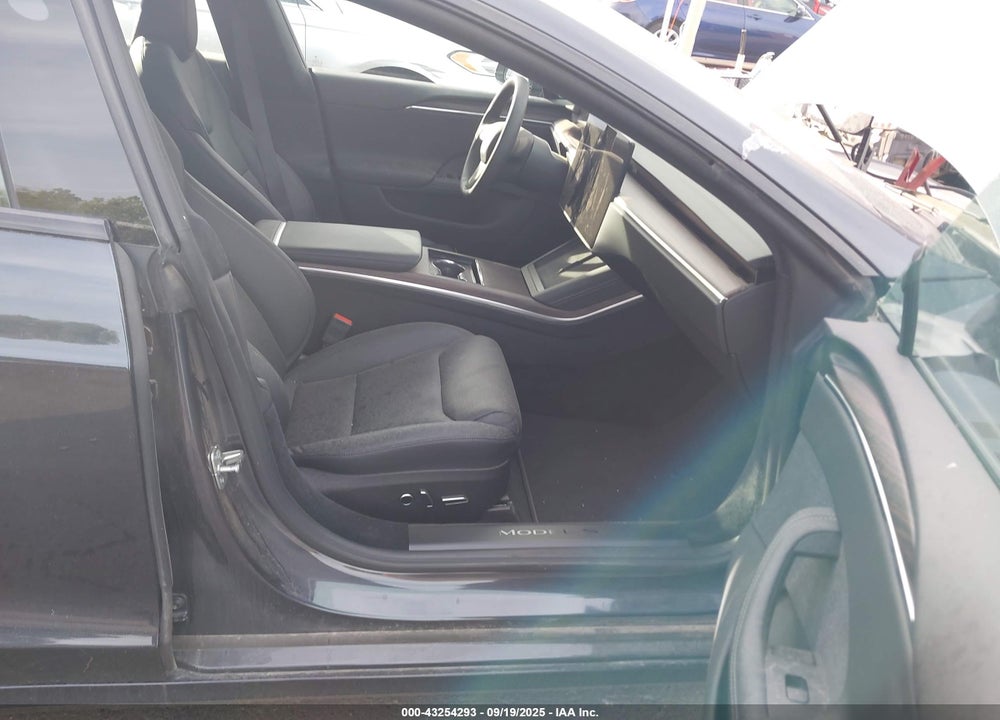 2024 TESLA MODEL S VIN: 5YJSA1E51RF546482