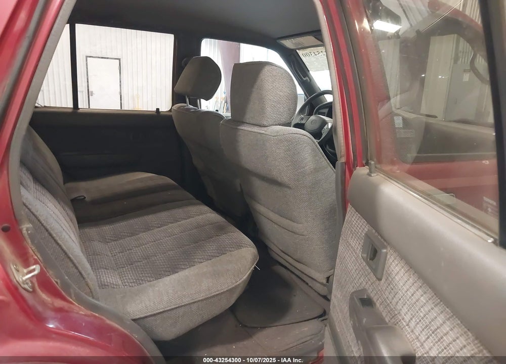 1993 TOYOTA 4RUNNER VN39 SR5 VIN: JT3VN39WXP0106549