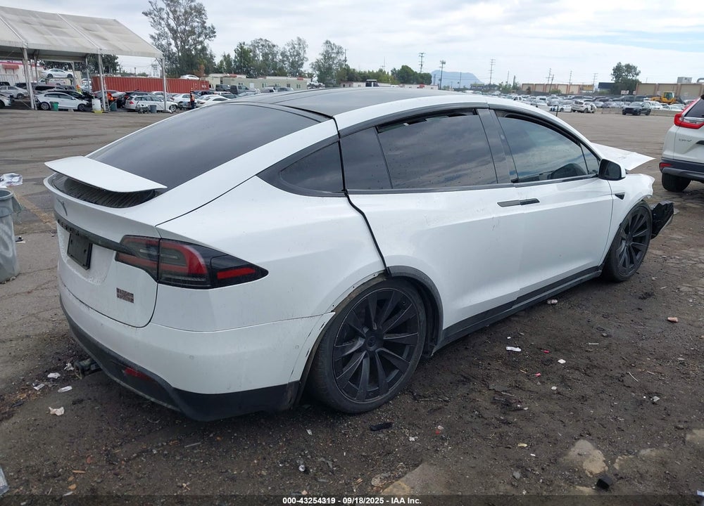 2022 TESLA MODEL X VIN: 7SAXCBE61NF344883