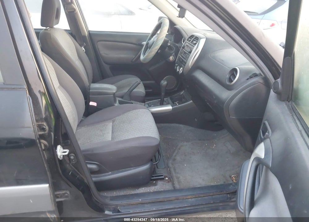 2005 TOYOTA RAV4 VIN: JTEHD20V256037792