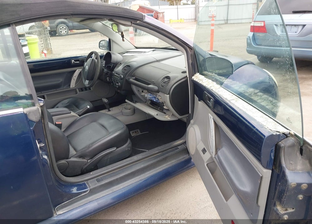 2003 VOLKSWAGEN NEW BEETLE GLS VIN: 3VWCK21Y03M313393