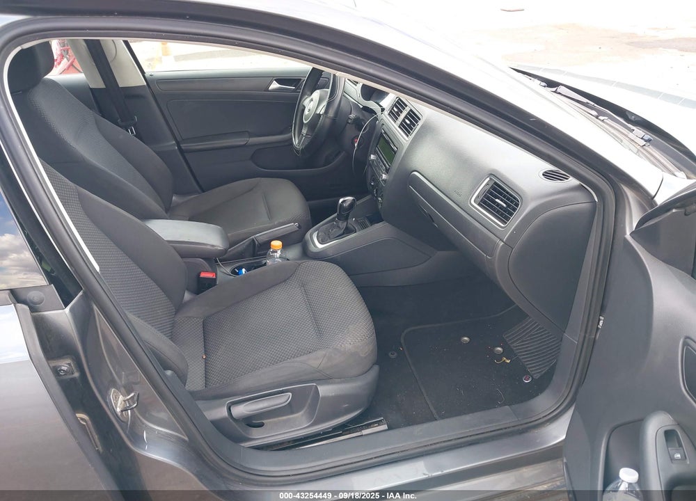 2014 VOLKSWAGEN JETTA VIN: 3VW2K7AJ9EM221424
