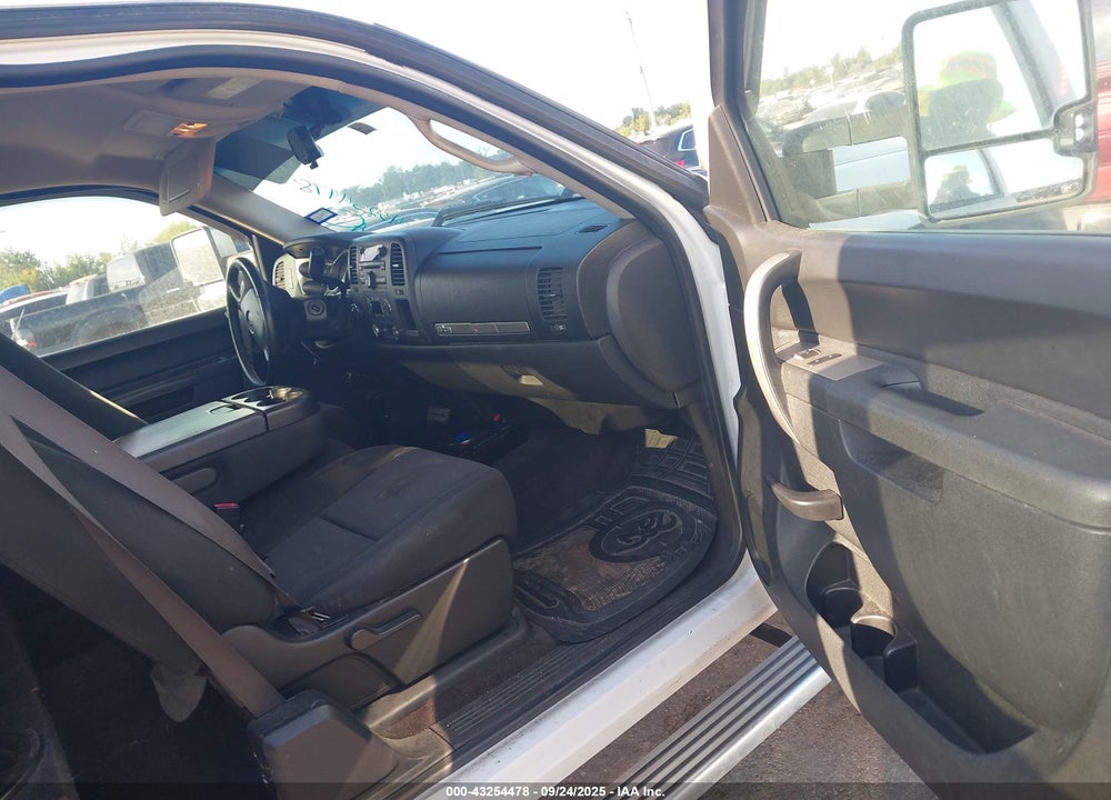 2011 CHEVROLET SILVERADO 1500 VIN: 1GCRKSE35BZ116891