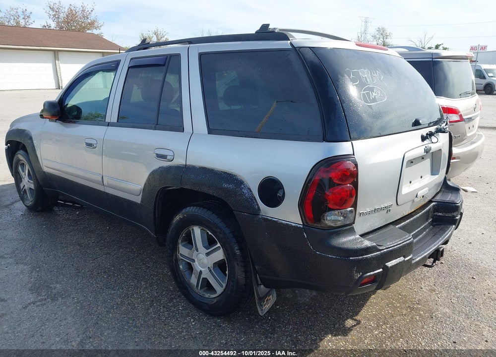 2005 CHEVROLET TRAILBLAZER LT VIN: 1GNDT13S452378840