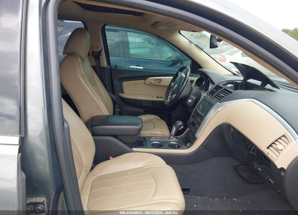 2011 CHEVROLET TRAVERSE VIN: 1GNKVLED8BJ174295