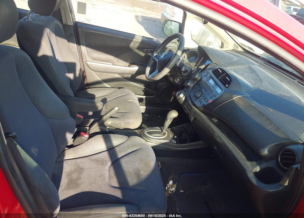 2012 HONDA FIT VIN: JHMGE8H53CC000915