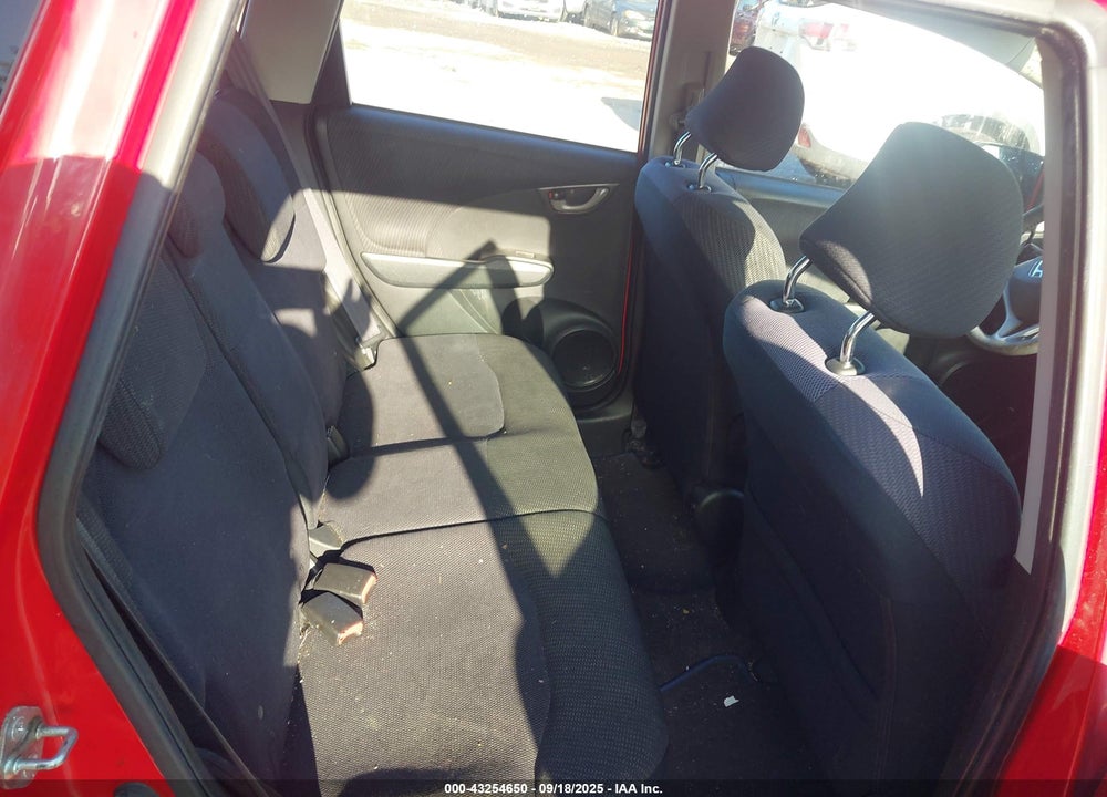 2012 HONDA FIT VIN: JHMGE8H53CC000915