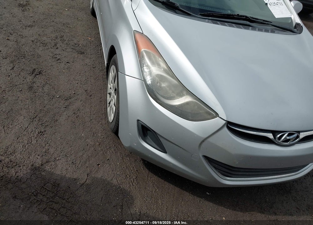 2013 HYUNDAI ELANTRA VIN: 5NPDH4AE6DH202488