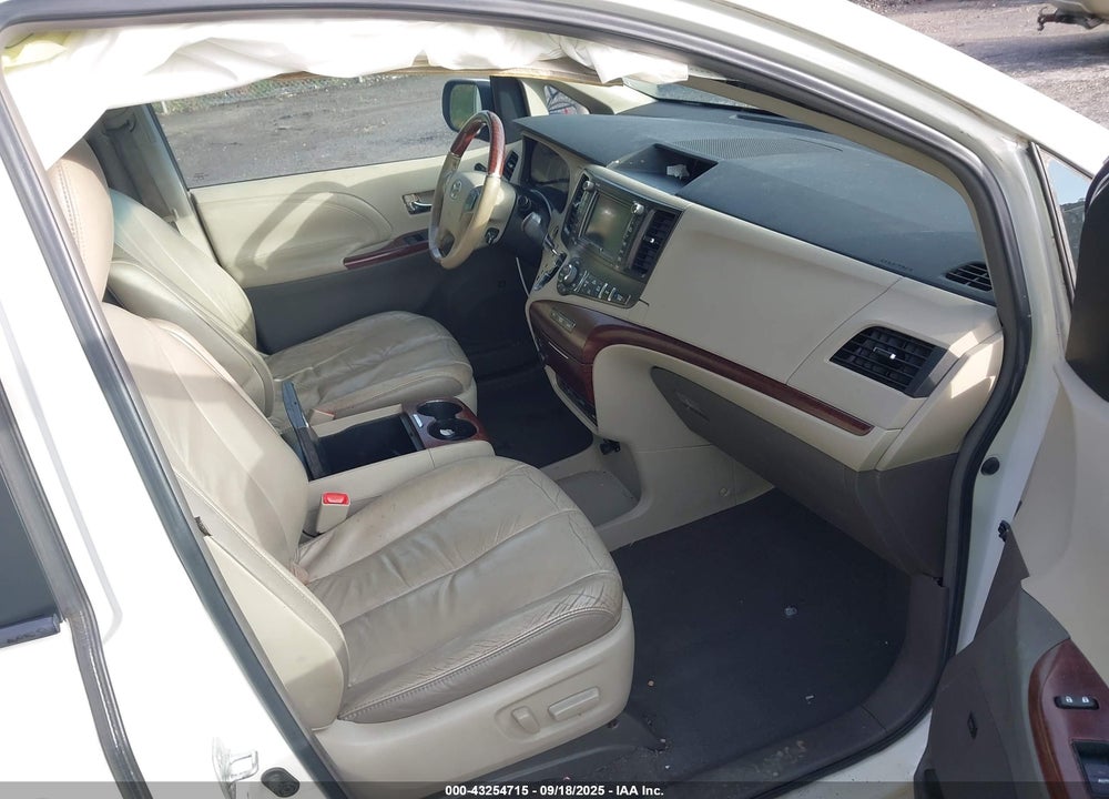2011 TOYOTA SIENNA VIN: 5TDDK3DC0BS016054