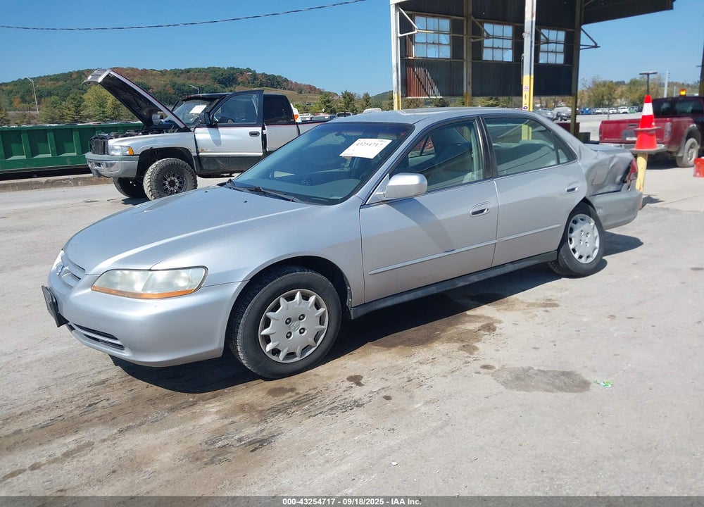 2001 HONDA ACCORD 2.3 LX VIN: 1HGCG66561A009295