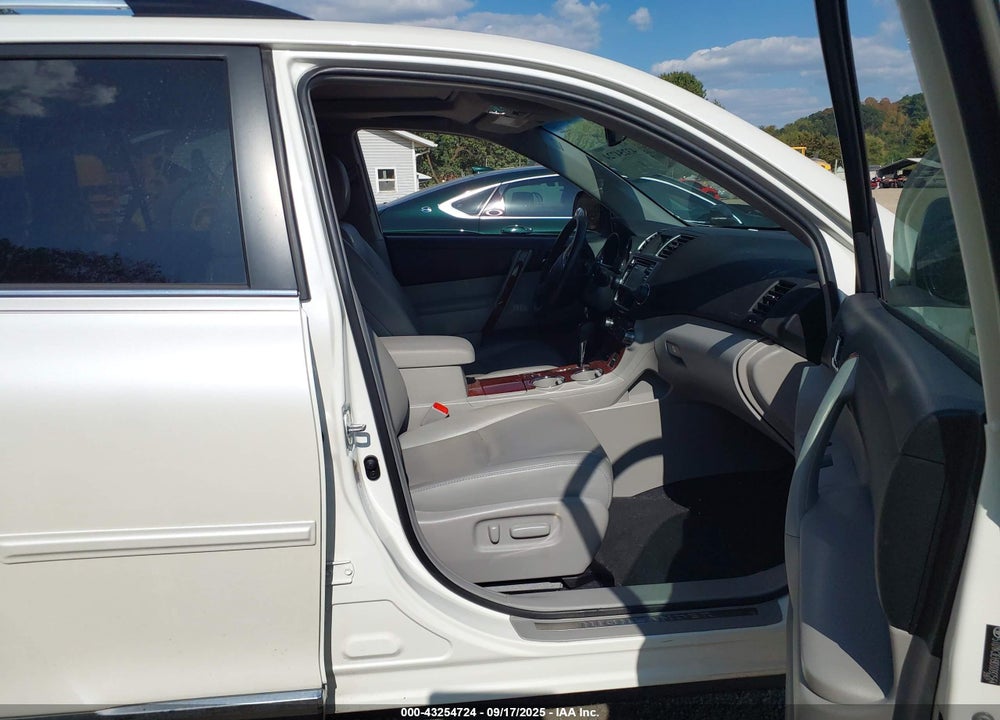 2013 TOYOTA HIGHLANDER VIN: 5TDYK3EH9DS092564