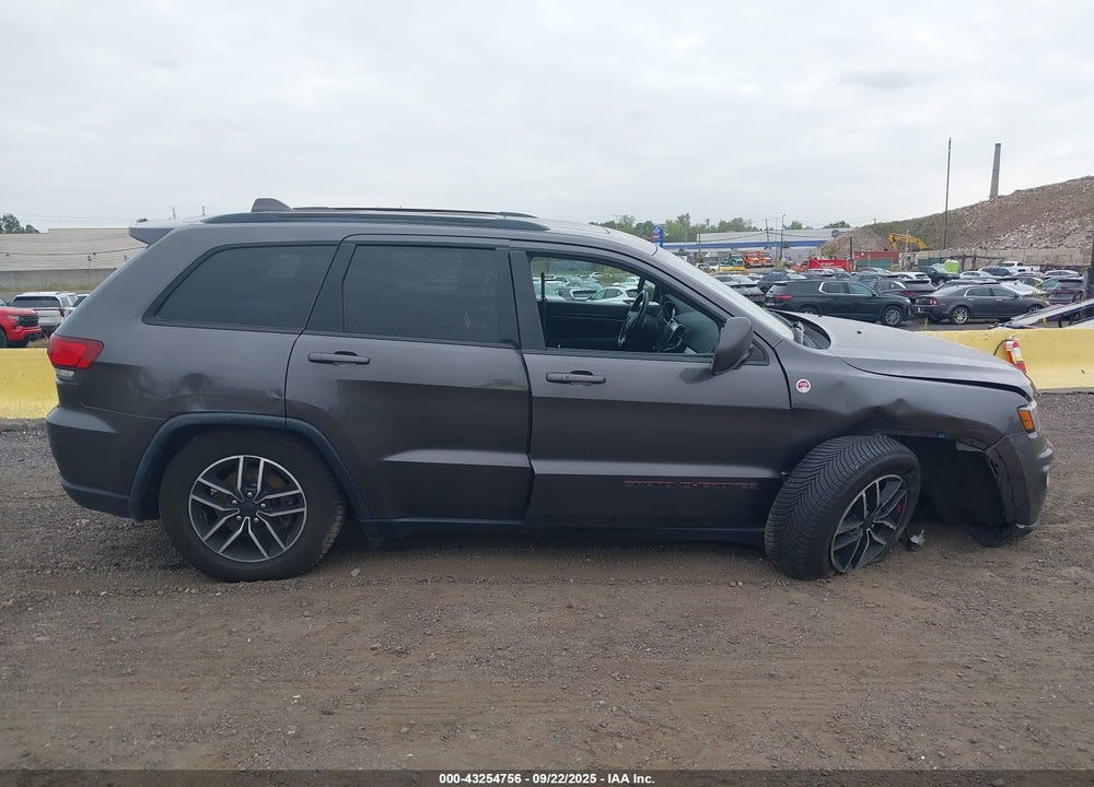 2020 JEEP GRAND CHEROKEE VIN: 1C4RJFLG0LC135630