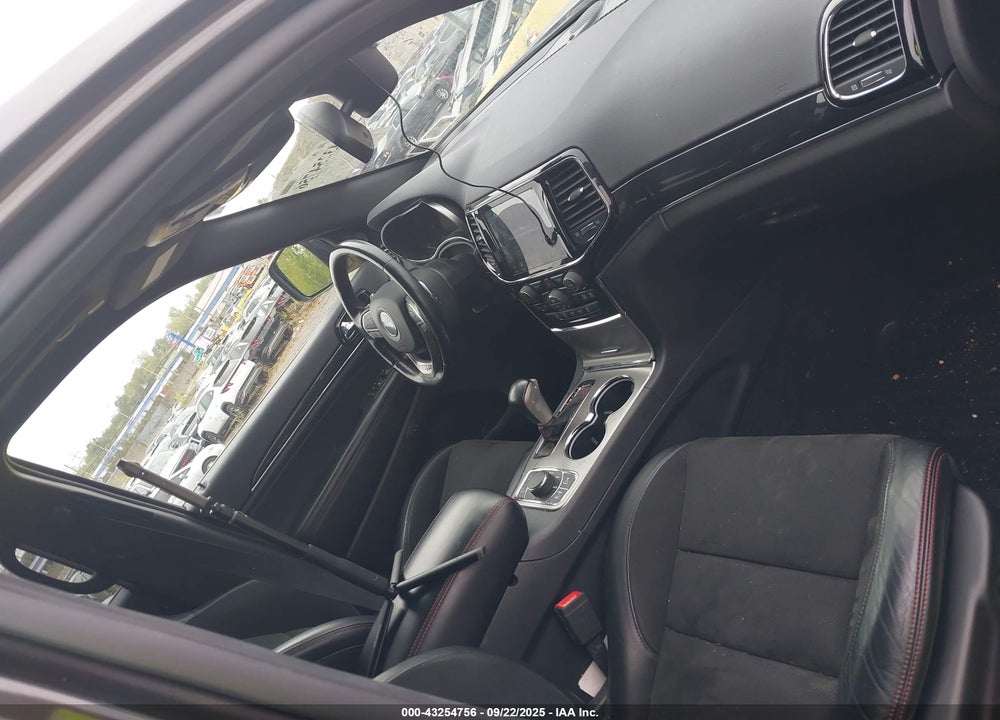 2020 JEEP GRAND CHEROKEE VIN: 1C4RJFLG0LC135630