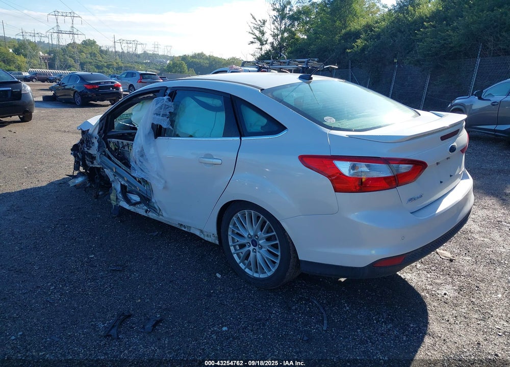 2014 FORD FOCUS VIN: 1FADP3J2XEL121192