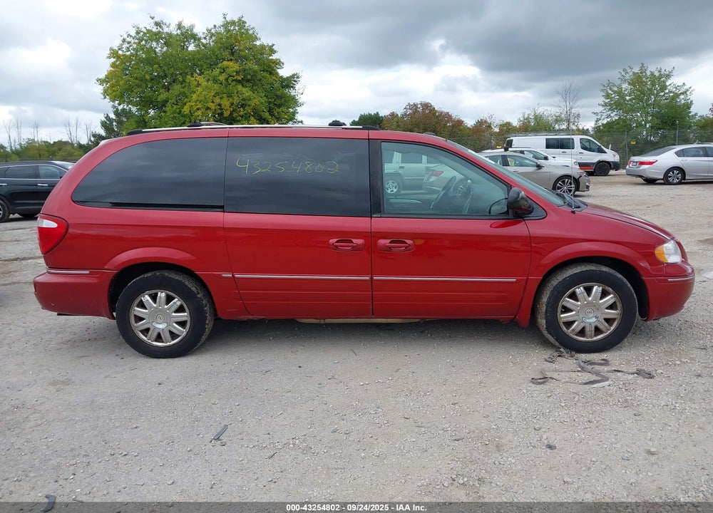 2005 CHRYSLER TOWN & COUNTRY LIMITED VIN: 2C8GP64L15R365820