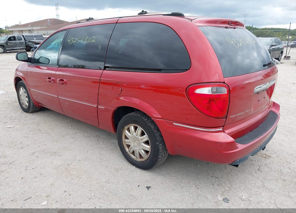 2005 CHRYSLER TOWN & COUNTRY LIMITED VIN: 2C8GP64L15R365820
