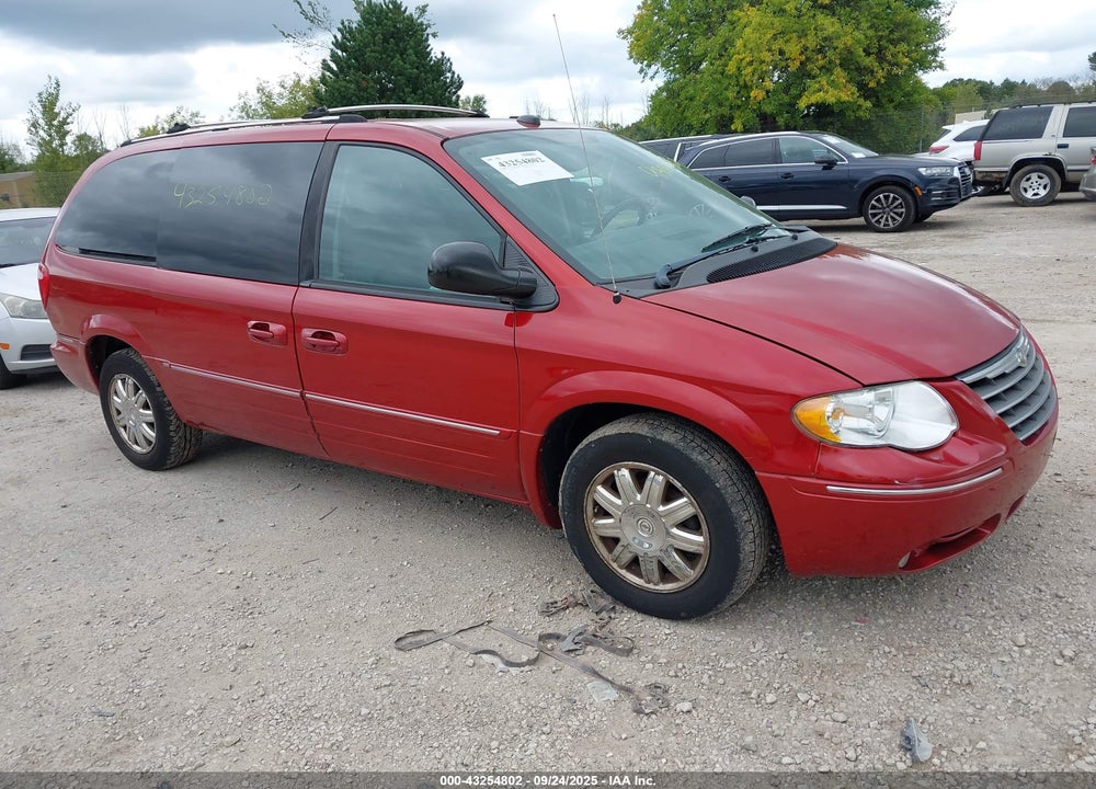 2005 CHRYSLER TOWN & COUNTRY LIMITED VIN: 2C8GP64L15R365820