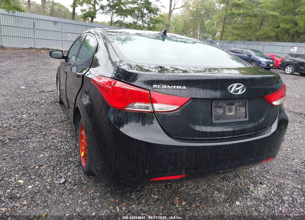 2013 HYUNDAI ELANTRA GLS VIN: 5NPDH4AE6DH442527