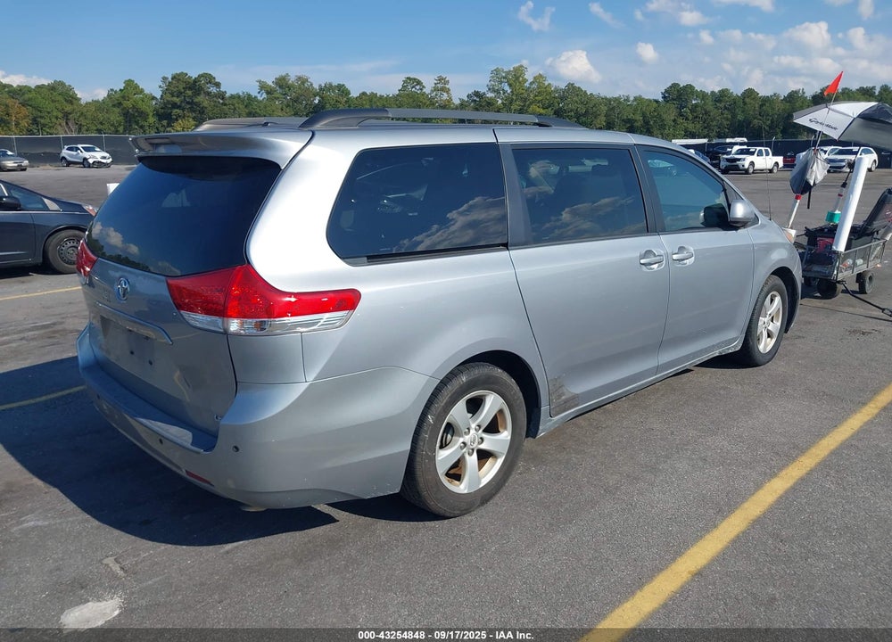 2011 TOYOTA SIENNA LE V6 VIN: 5TDKK3DC7BS105983