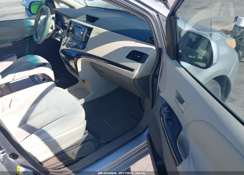 2011 TOYOTA SIENNA LE V6 VIN: 5TDKK3DC7BS105983