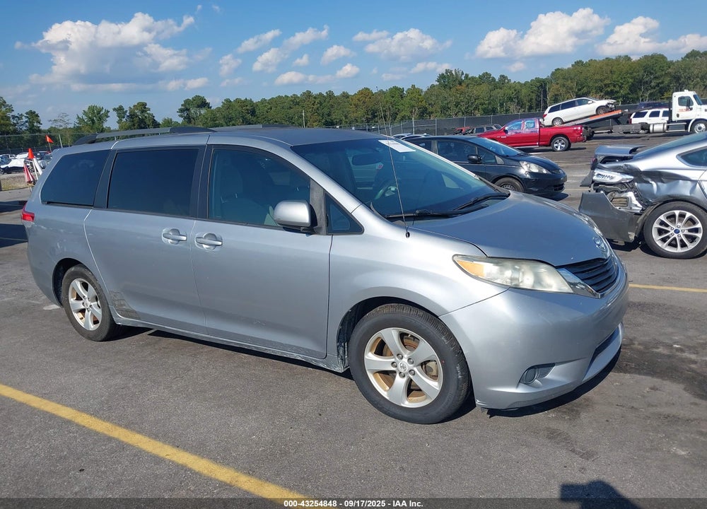 2011 TOYOTA SIENNA LE V6 VIN: 5TDKK3DC7BS105983