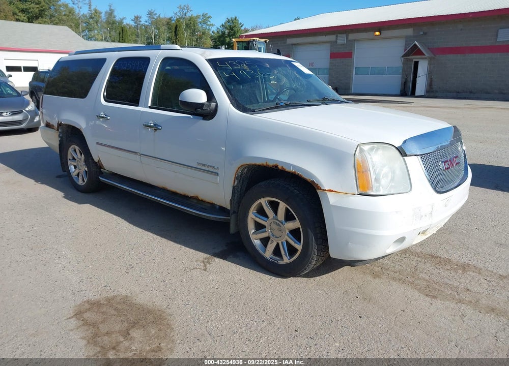 2011 GMC YUKON XL 1500 DENALI VIN: 1GKS2MEF6BR232953