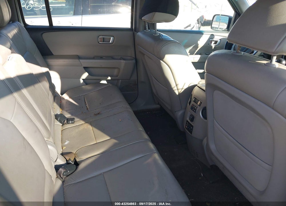 2012 HONDA PILOT EX-L VIN: 5FNYF4H64CB060015