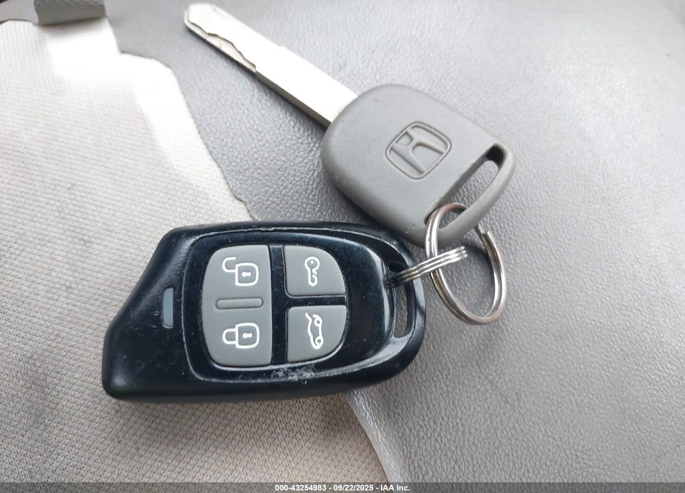 2012 HONDA PILOT EX-L VIN: 5FNYF4H64CB060015