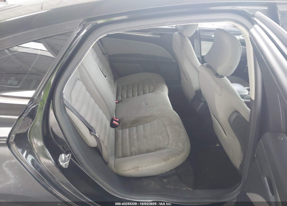 2015 FORD FUSION VIN: 1FA6P0G76F5115051